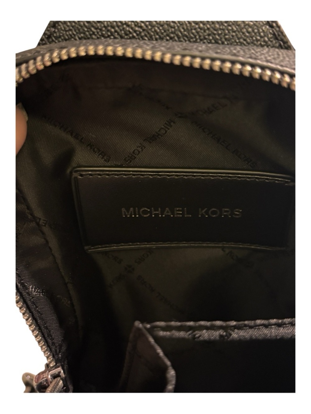Michael Kors Cooper Medium Sling Pack – New - Picture 7 of 8